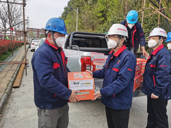 公司黨委書記檢查指導田家炳中學隔離點項目建設(shè)工作 公司黨委書記檢查指導田家炳中學隔離點項目建設(shè)工作